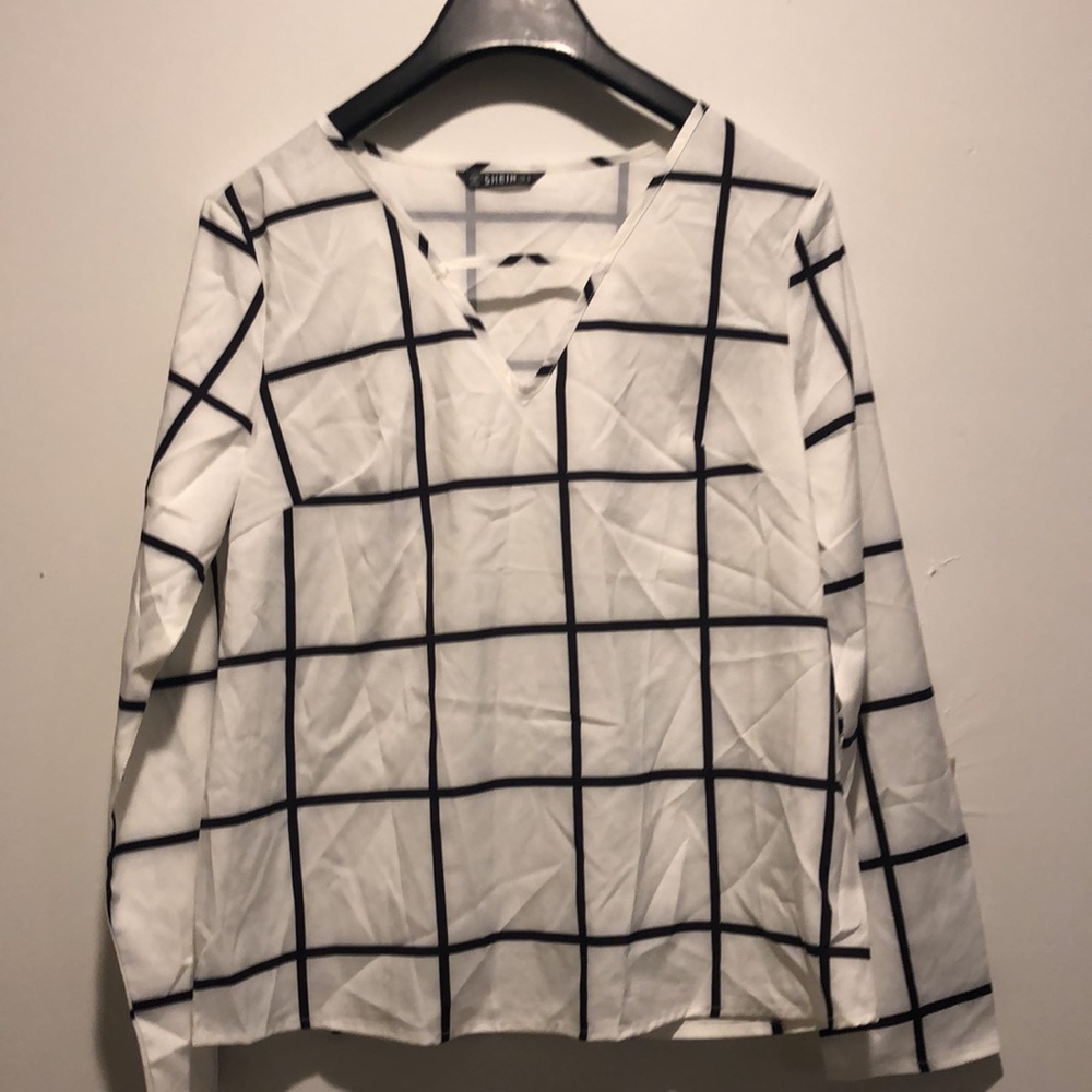 Shein medium top. - Picture 4 of 12